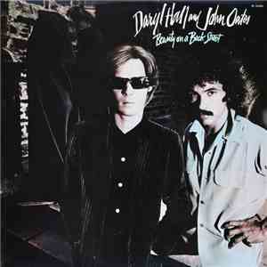 Daryl Hall And John Oates - Beauty On A Back Street