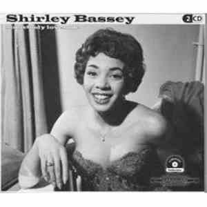 Shirley Bassey - Somebody Loves Me