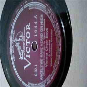 The Vienna Boys Choir - Angels We Have Heard On High
